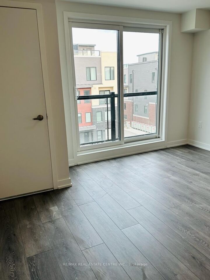 Property Photo:  3401 Ridgeway Drive 410  ON L5L 0B9 