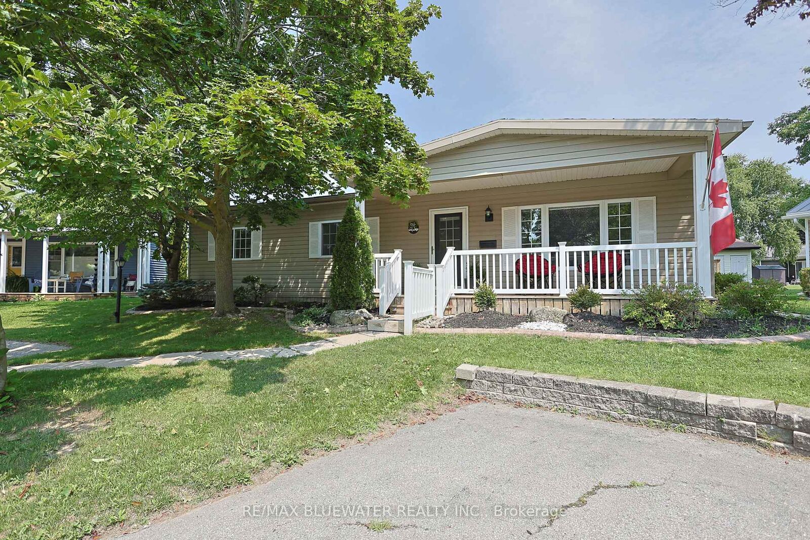 Property Photo:  288 Concord Drive  ON N0M 1T0 