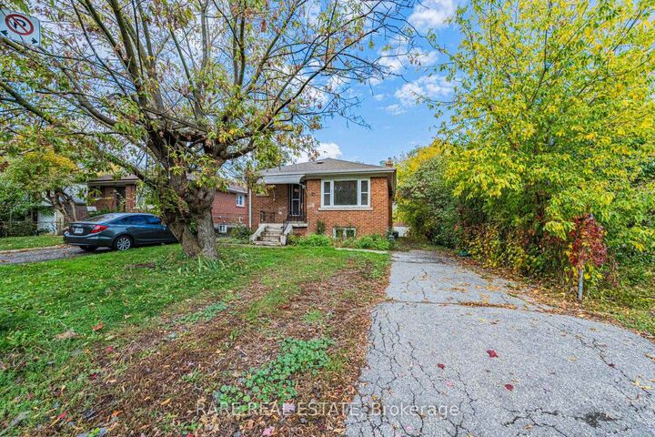 Property Photo:  14 Alexis Boulevard Main  ON M3H 2P3 
