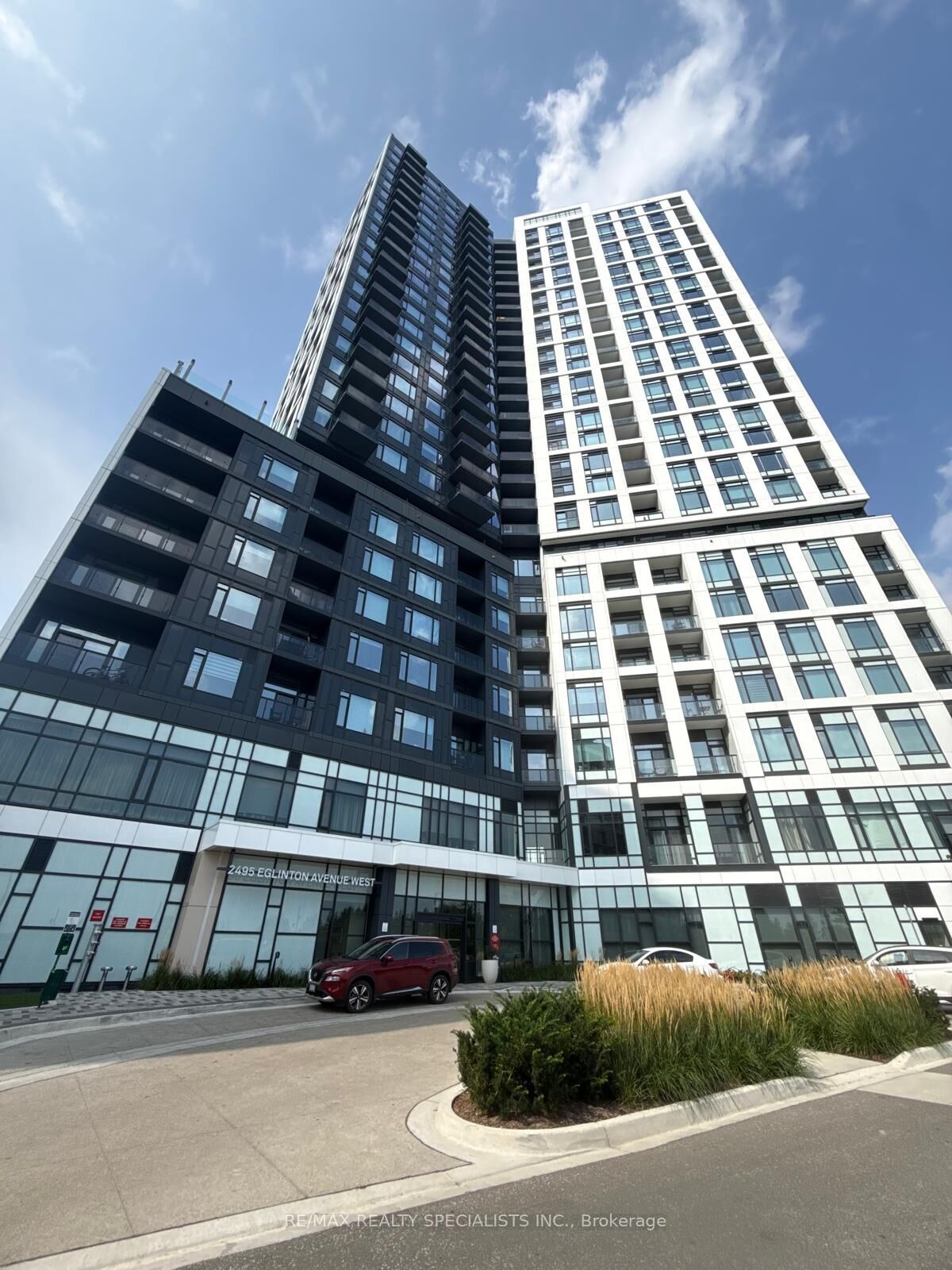 Property Photo:  2495 Eglinton Avenue W 1511  ON L5M 2T2 