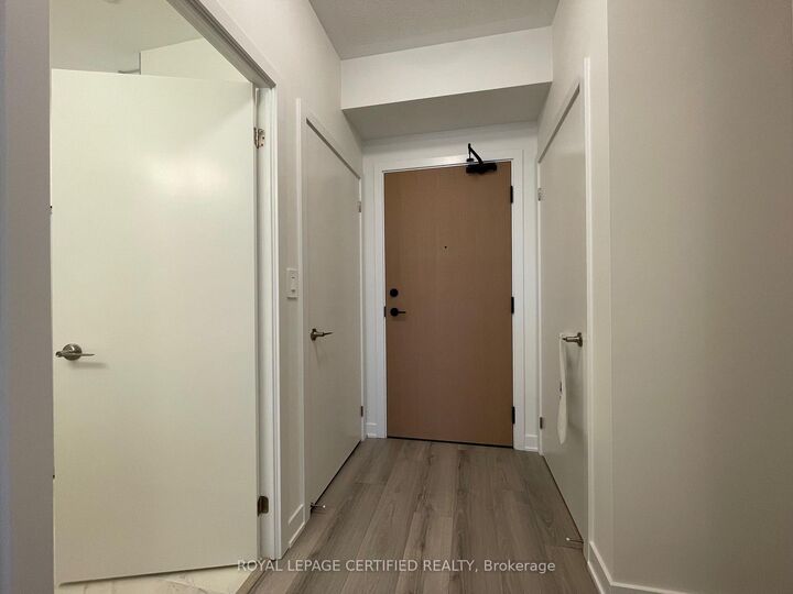 Property Photo: 1440 Clarriage Court 611 ON L9E 1B3