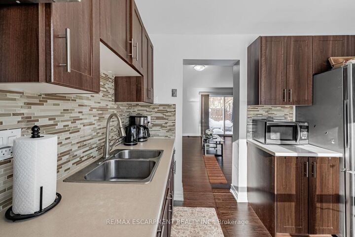 Property Photo:  6650 Falconer Drive 19  ON L5N 1B5 