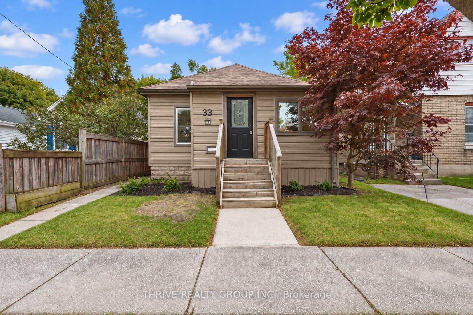 Property Photo:  33 Glenwood Avenue E  ON N5Z 2P7 