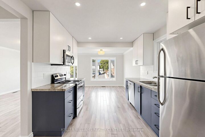 Property Photo:  807 Greenfield Crescent Upper  ON L3Y 3B2 