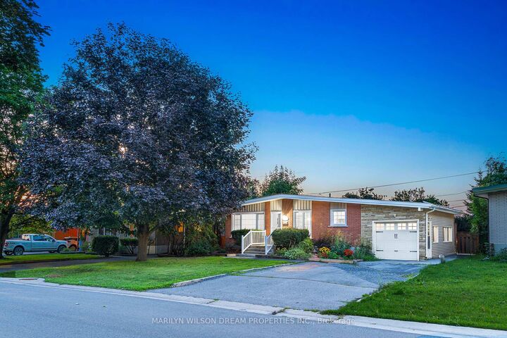 Property Photo:  436 Beach Avenue  ON K6H 5P1 