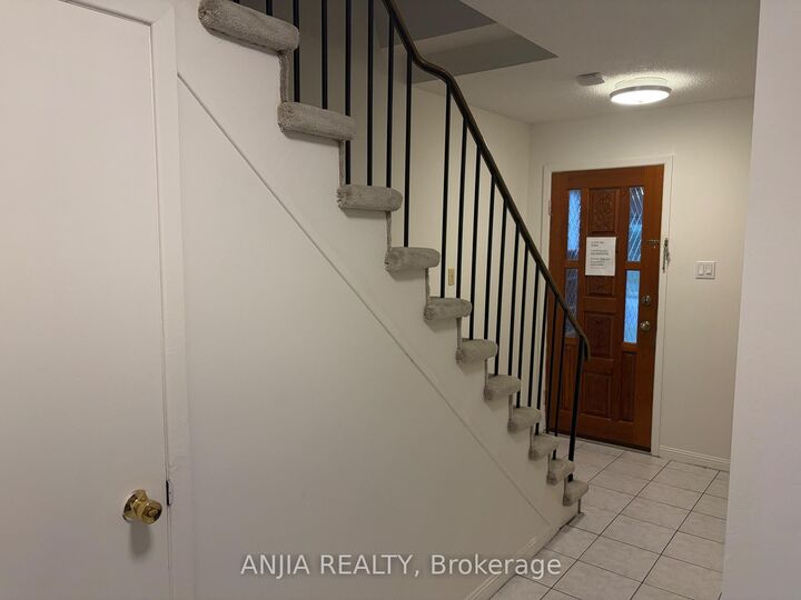 Property Photo:  21 Tangmere Crescent  ON L3R 6Z1 