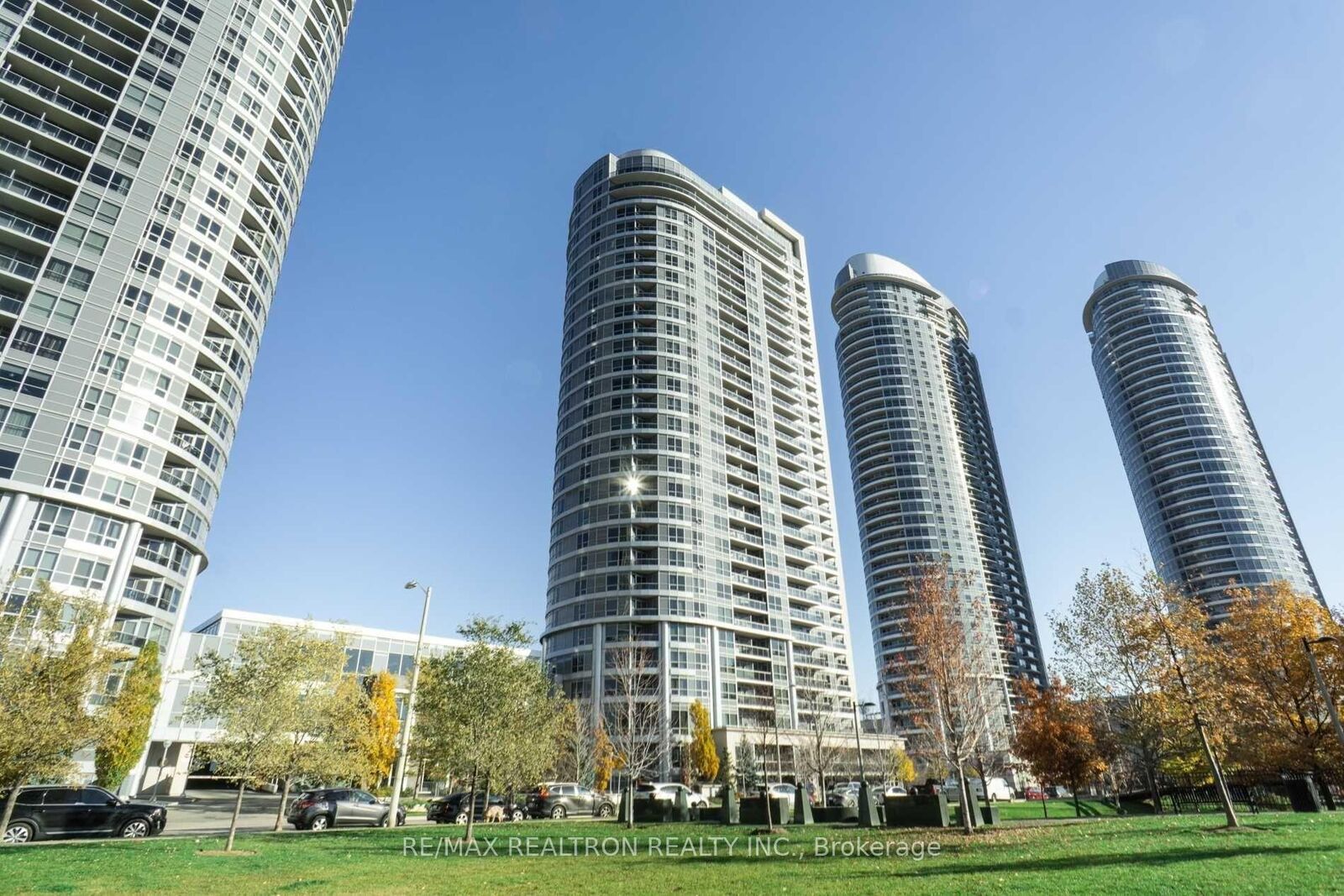 Property Photo:  151 Village Green Square 907  ON M1S 0K5 