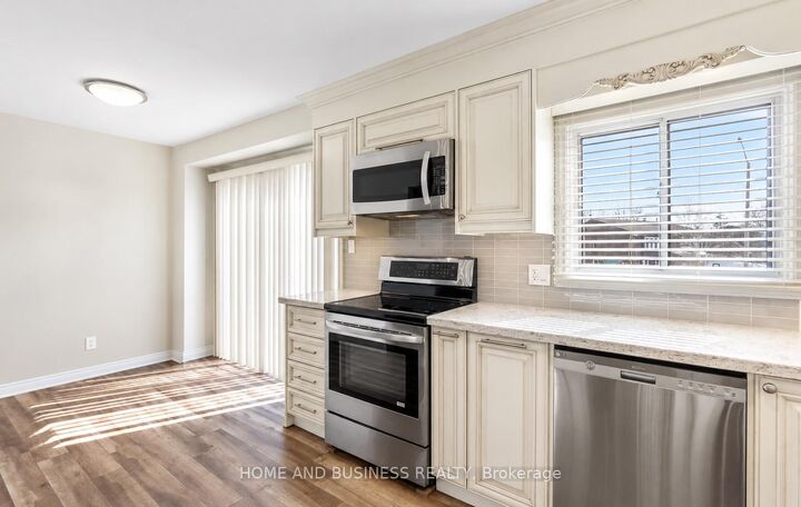 Property Photo:  6040 Montevideo Road 64  ON L5N 2T4 