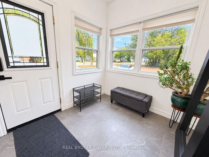 Property Photo:  826 Beach Boulevard  ON L8H 6Z4 