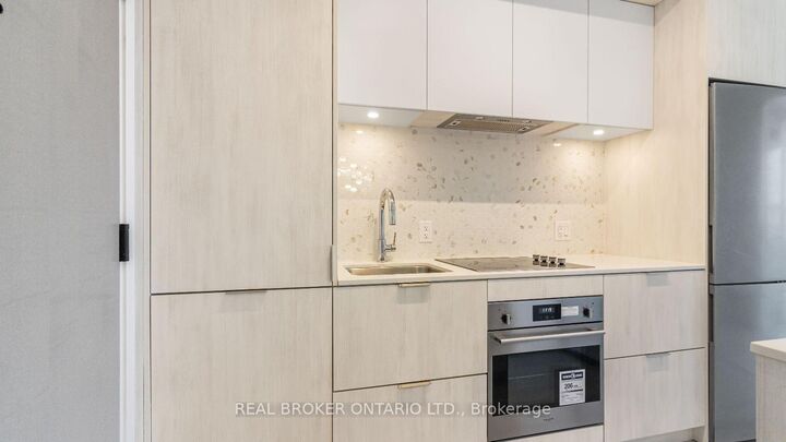Property Photo:  130 River Street 2409  ON M5A 0R8 