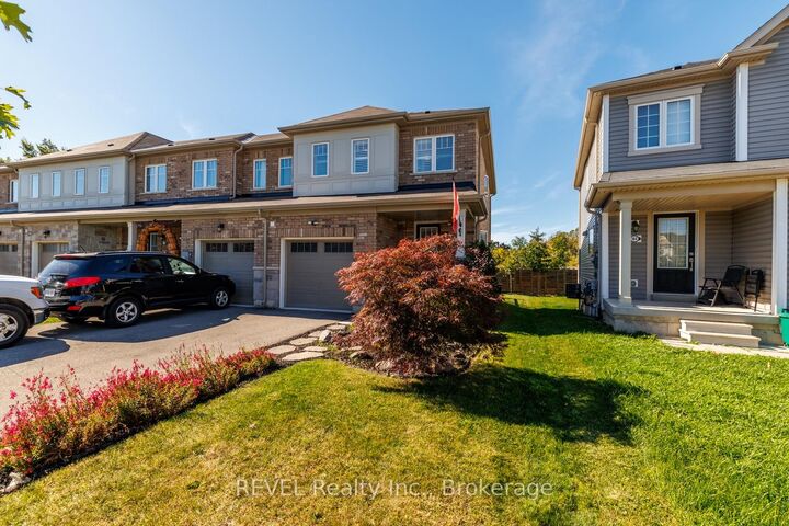 Property Photo:  166 Esther Crescent  ON L3B 0G8 