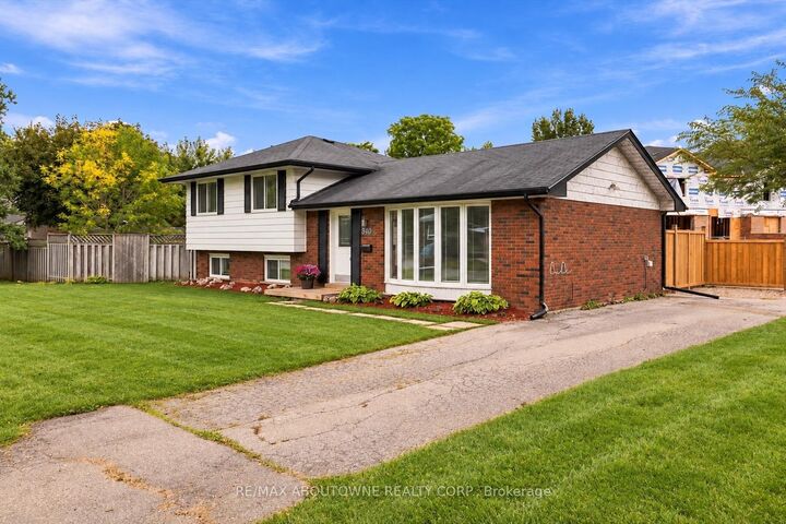 Property Photo:  340 Duncombe Drive  ON L7L 4M1 