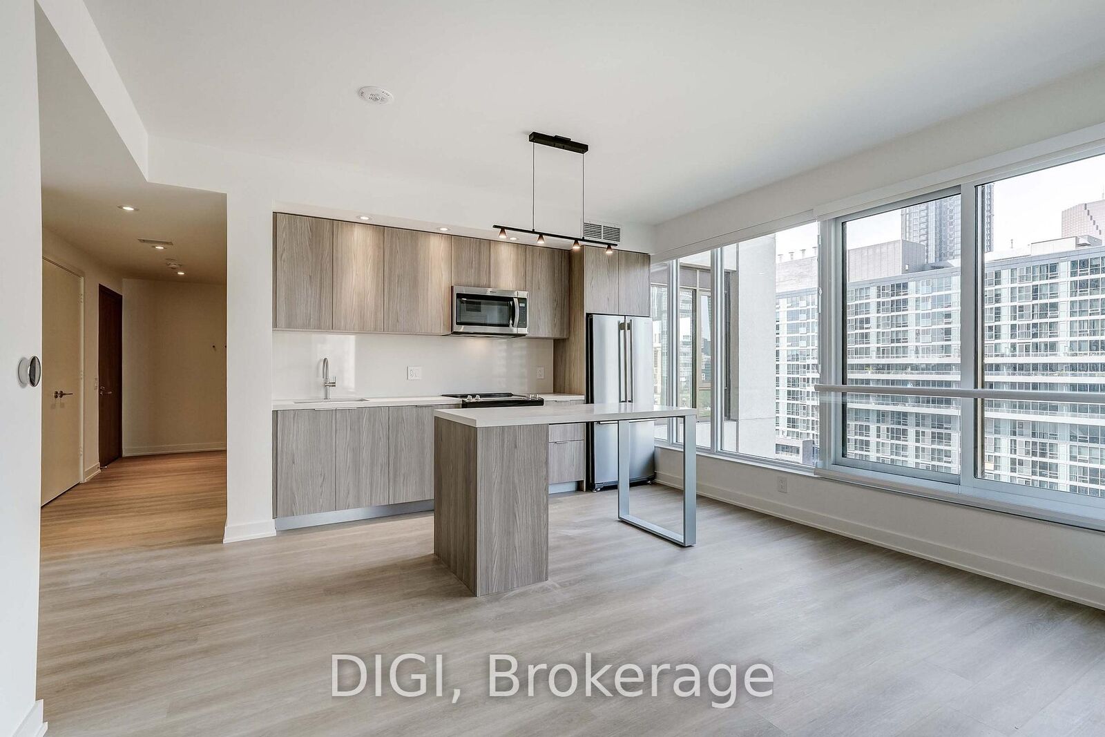 Property Photo:  120 Ontario Street Q817  ON M5A 1C4 