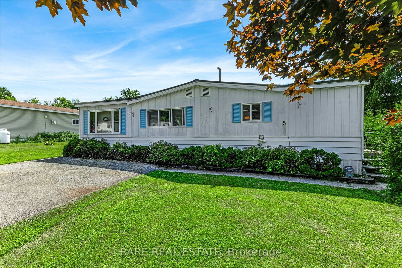 Property Photo:  5263 Elliott Side Road 5  ON L4R 4K3 
