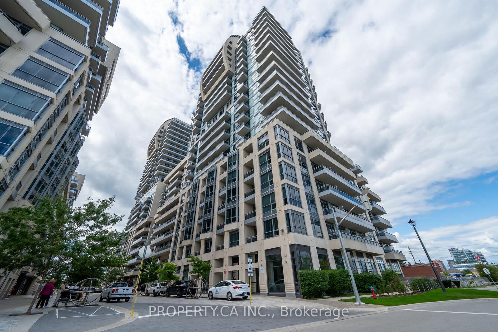 Property Photo:  9205 Yonge Street S 1210  ON L4C 1V5 