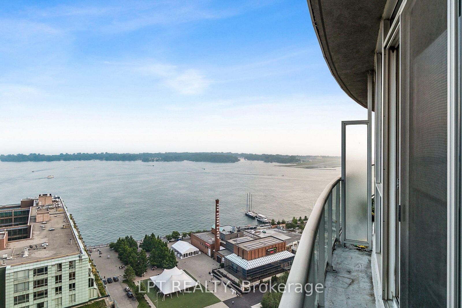 Property Photo:  208 Queens Quay W 2604  ON M5J 2Y5 