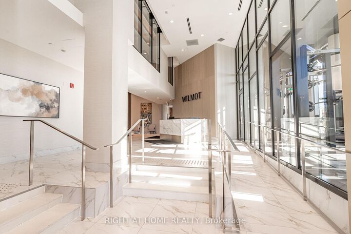 Property Photo:  1005 Dundas Street E 510  ON L6H 8C7 
