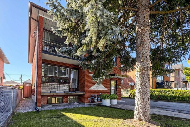 Property Photo:  129 Melrose Street  ON M8Y 1B4 