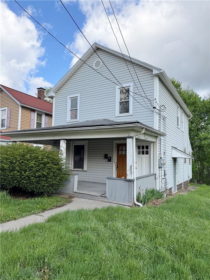 Property Photo:  422 Glen Ave 2  PA 16117 