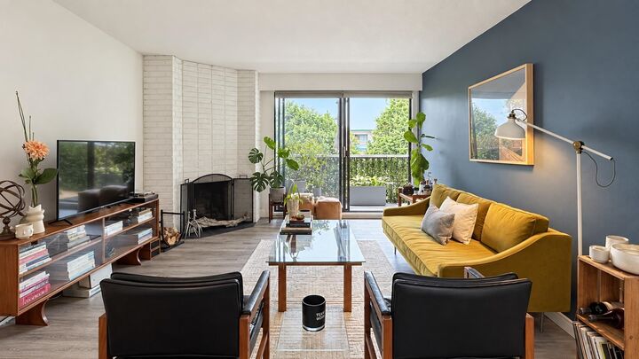 Property Photo:  1610 Chesterfield Avenue 204  BC V7M 2N7 