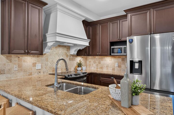 Property Photo:  19530 65 Avenue 107  BC V4N 6M1 