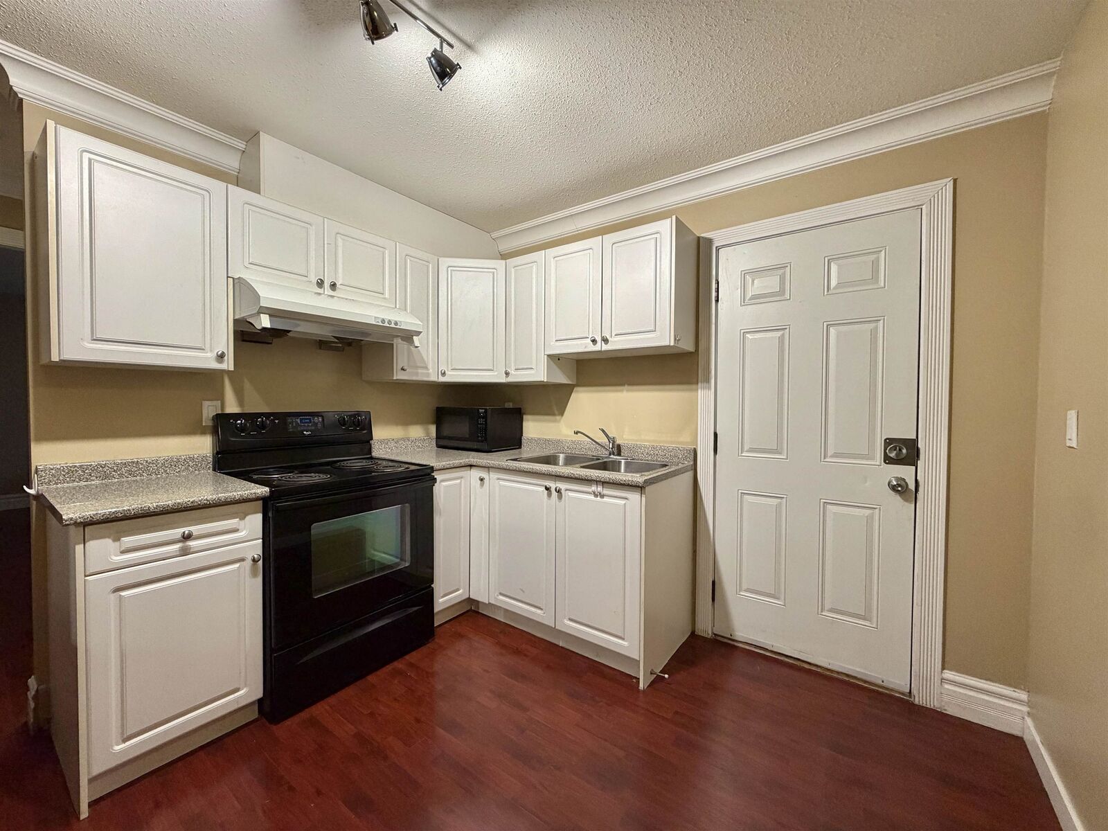 Property Photo:  7730 Nelson Avenue 1bd  BC V5J 4C9 
