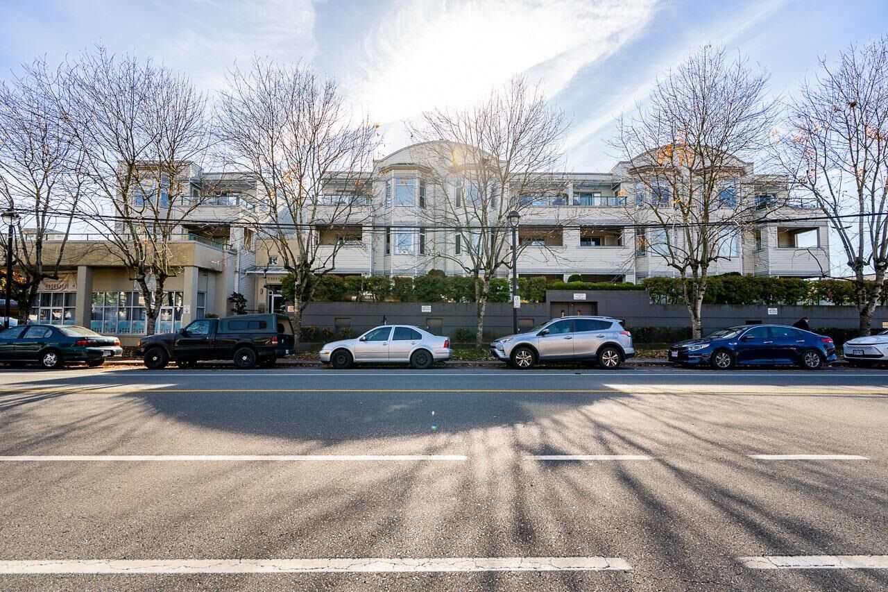 Property Photo:  20860 56 Avenue 213  BC V3A 3Z1 