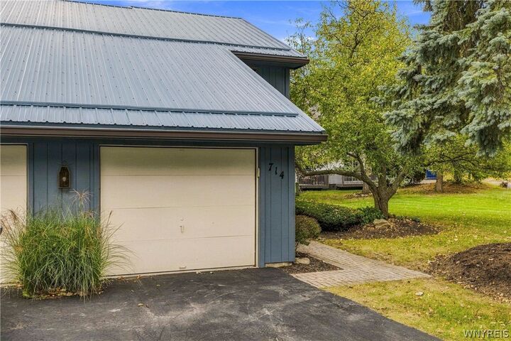 Property Photo:  714 Tuscarora Street  NY 14092 