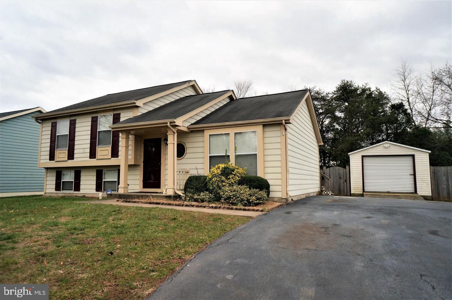 Property Photo: 10337 Abbott Road VA 20110
