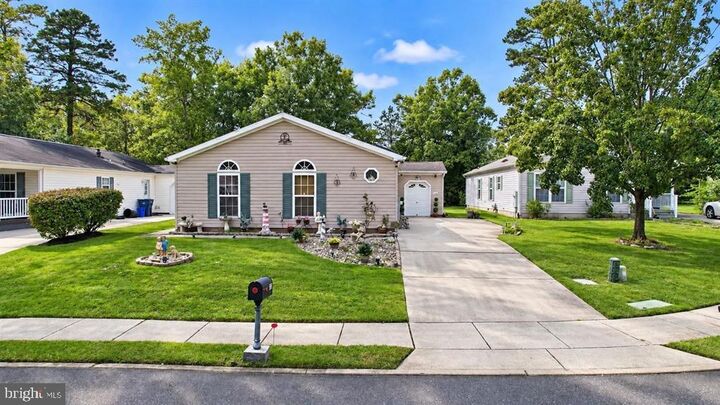 Property Photo: 123 Aberdeen Court NJ 08330