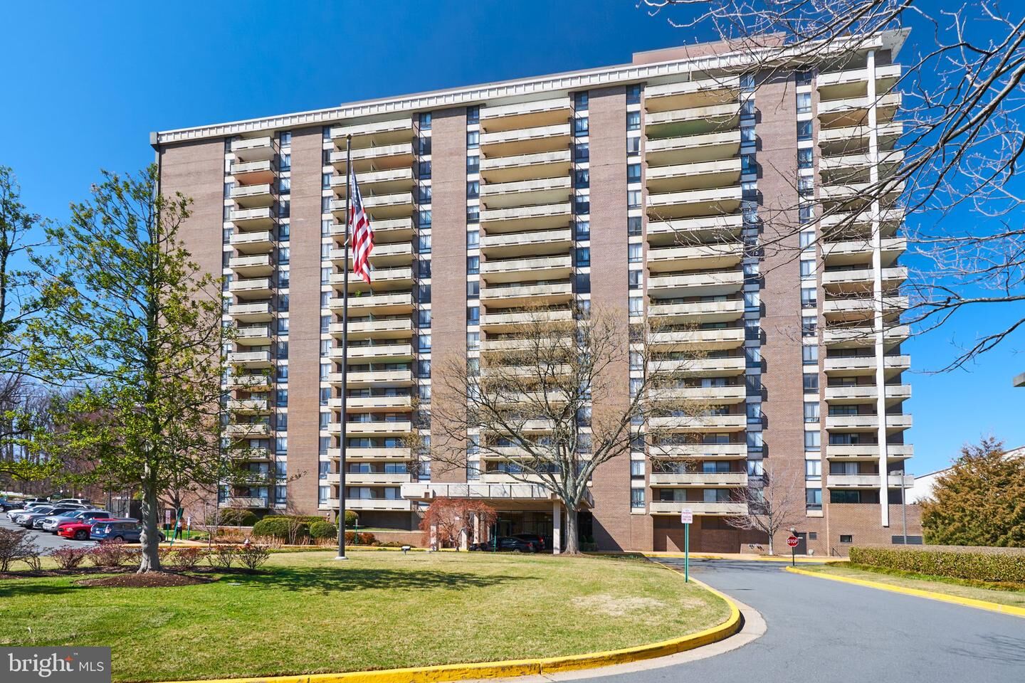 Property Photo: 1800 Old Meadow Road 806 VA 22102