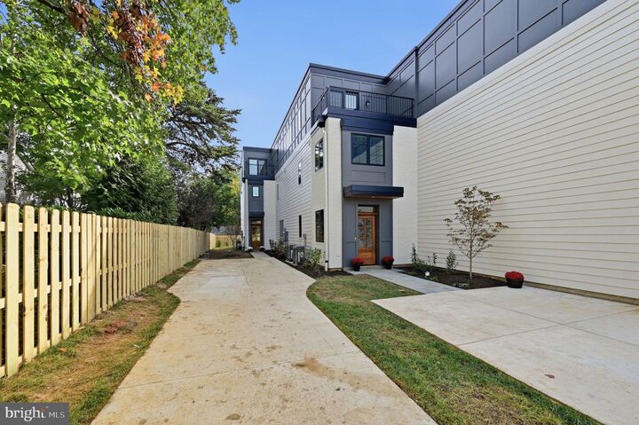Property Photo:  1225 N Quincy Street  VA 22201 