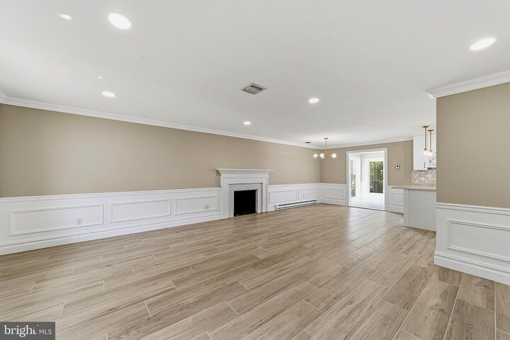 Property Photo:  66 Essex Road 66B  NJ 08831 