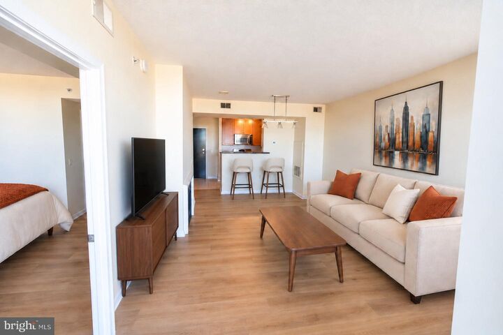 Property Photo:  851 N Glebe Road 1714  VA 22203 