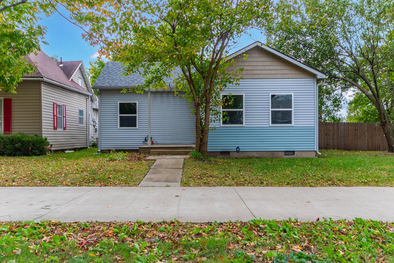 Property Photo:  906 E 4th St  MO 65301 