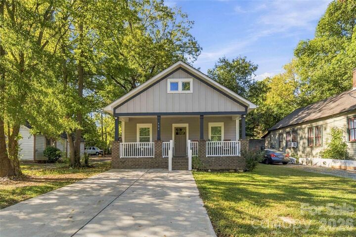 Property Photo:  404 E Talleyrand Street  NC 28112 