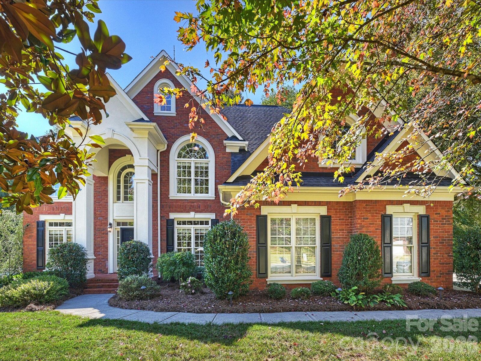 Property Photo: 7705 Stonehaven Drive NC 28173