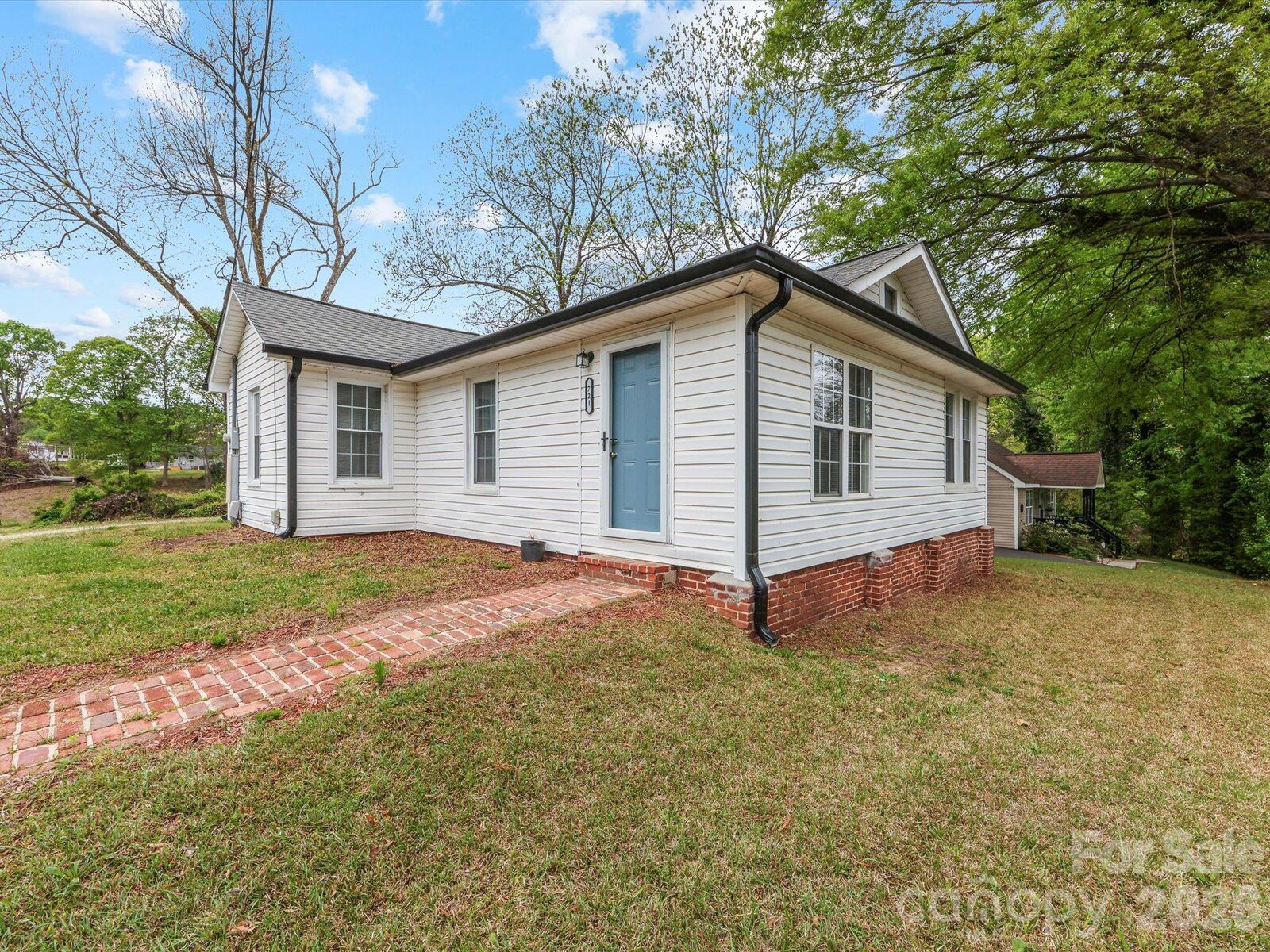 Property Photo:  721 Broad Street  NC 28081 