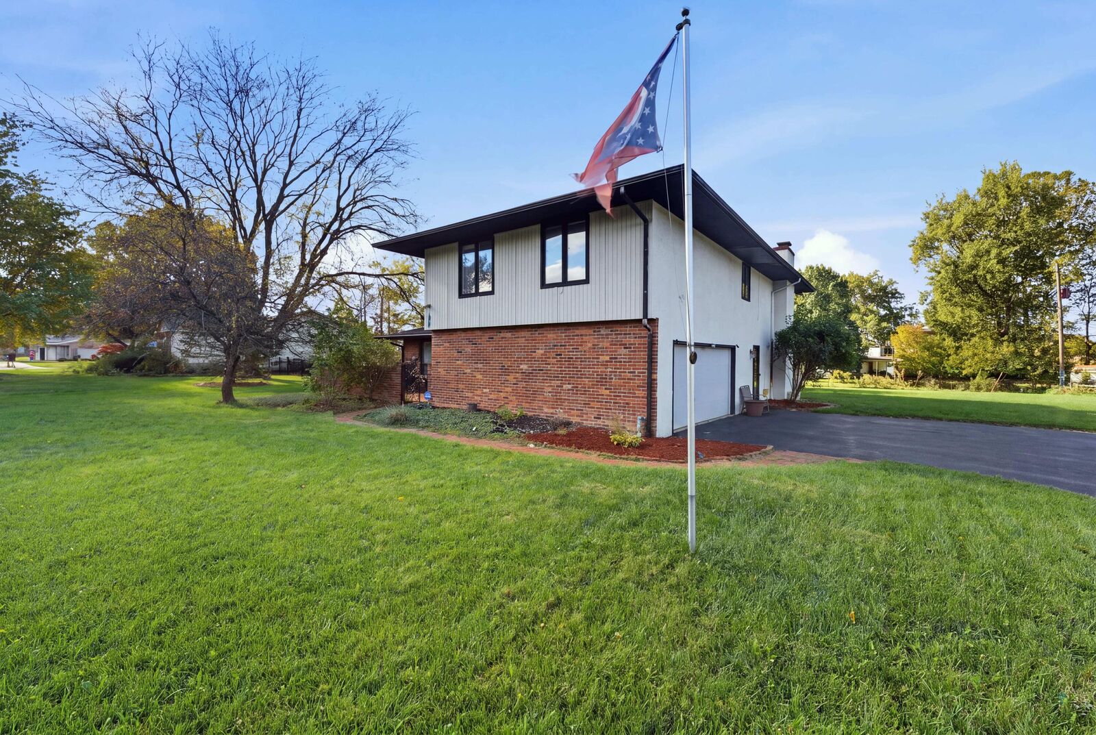 Property Photo:  1089 Barberry Lane  OH 43213 
