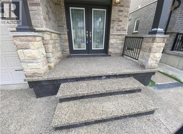 Property Photo:  319 Moorlands Crescent  ON N2P 0C5 