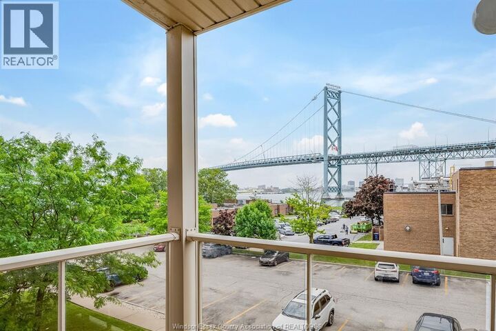 Property Photo:  3000 Sandwich St 309  ON N9G 4C3 