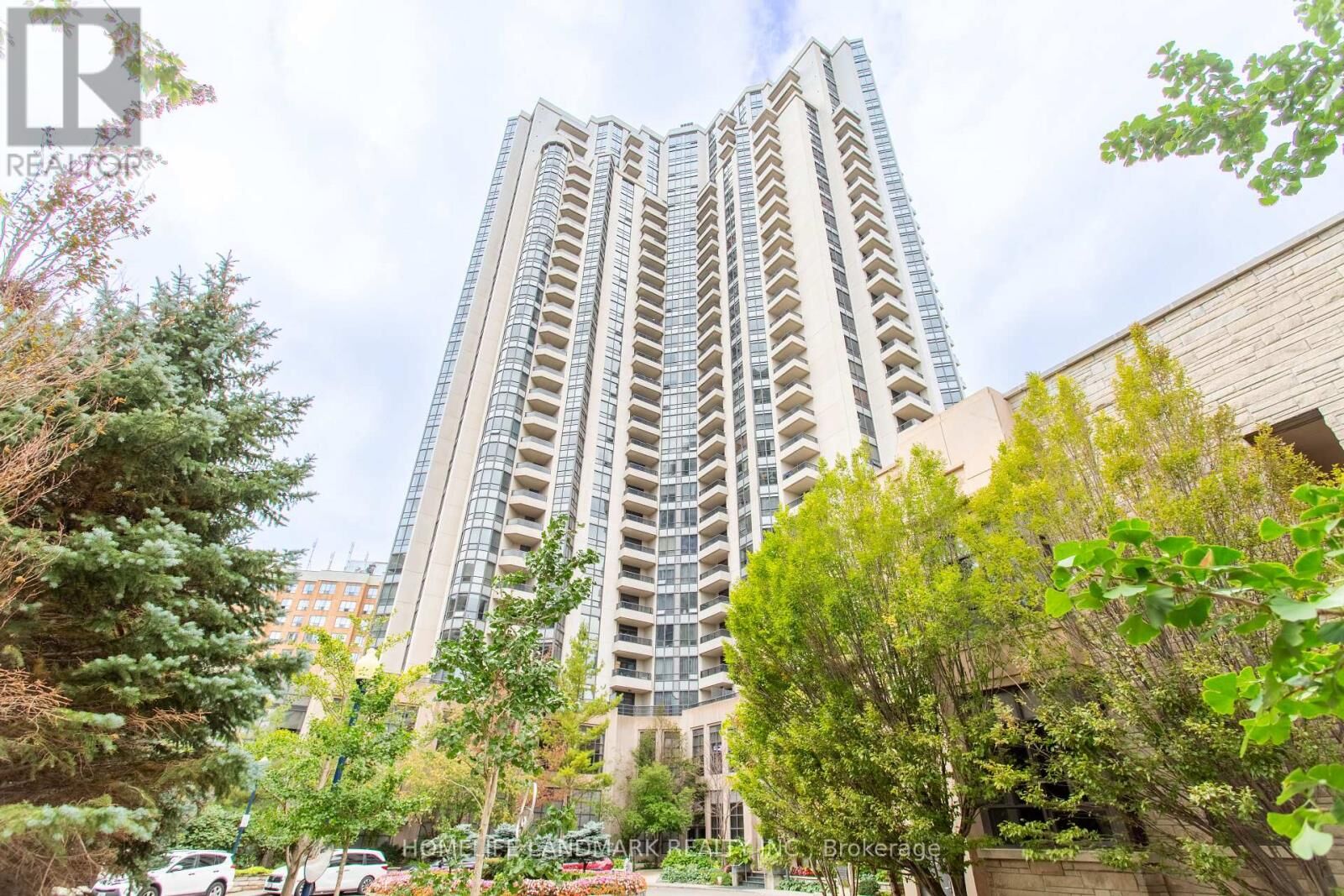 Property Photo: 500 Doris Avenue ON M2N 0C1