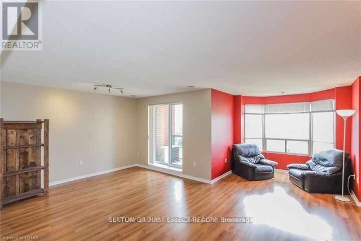 Property Photo:  30 Chapman Court 1007  ON N6G 4Y4 