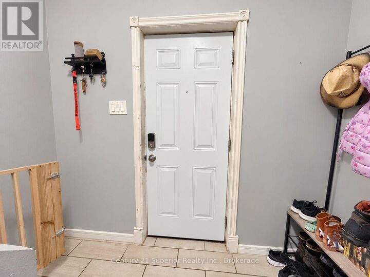 Property Photo:  128 Bethune Street  ON P7C 2G3 