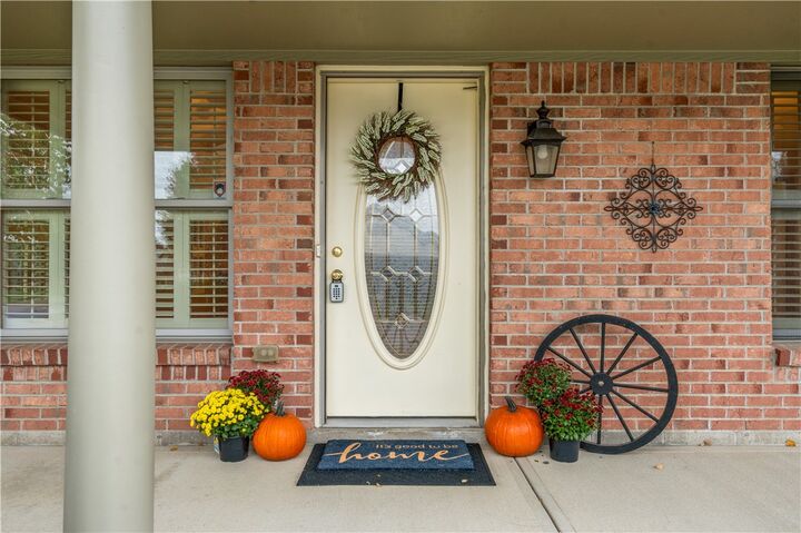 Property Photo:  948 Wright Avenue  OH 45385 
