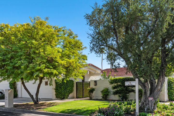 Property Photo:  44830 Del Dios Circle  CA 92210 