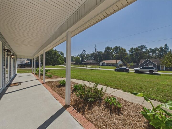 Property Photo:  654 Lee Road 553  AL 36867 