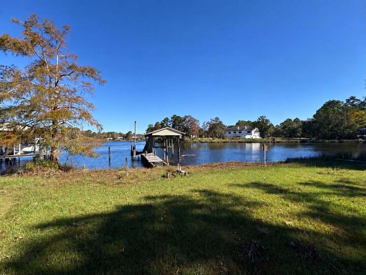Property Photo:  600 Bay Grove Road  FL 32439 