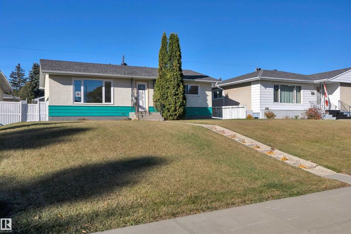 Property Photo:  10226 72 St NW  AB T6A 2W5 