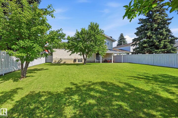 Property Photo:  8119 24 Avenue NW  AB T6K 2W2 